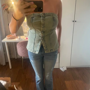 Jeanstopp - En jättefin jeanstopp från hm. Aldrig använd. Inga defekter💕