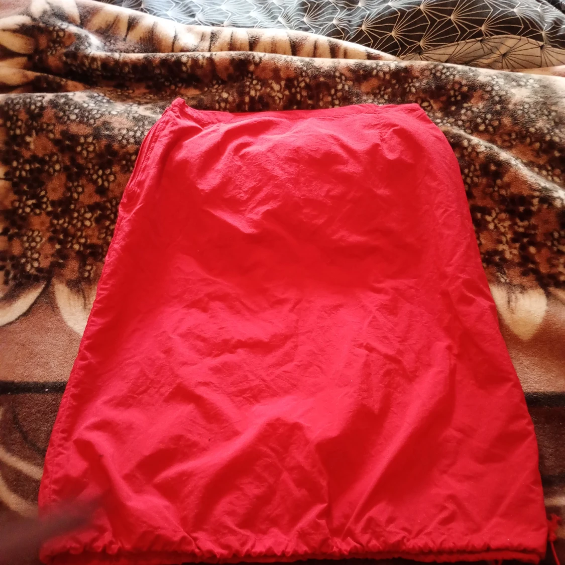 Röd kjol stl L - 91