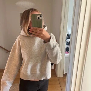Zara hoddie - Ganska använd men ändå fint skick