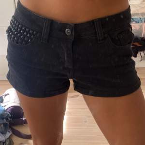 Jeans shorts som tyvärr inte kommer till användning💗