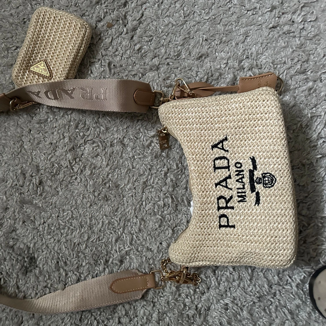 Prad liknande väska 