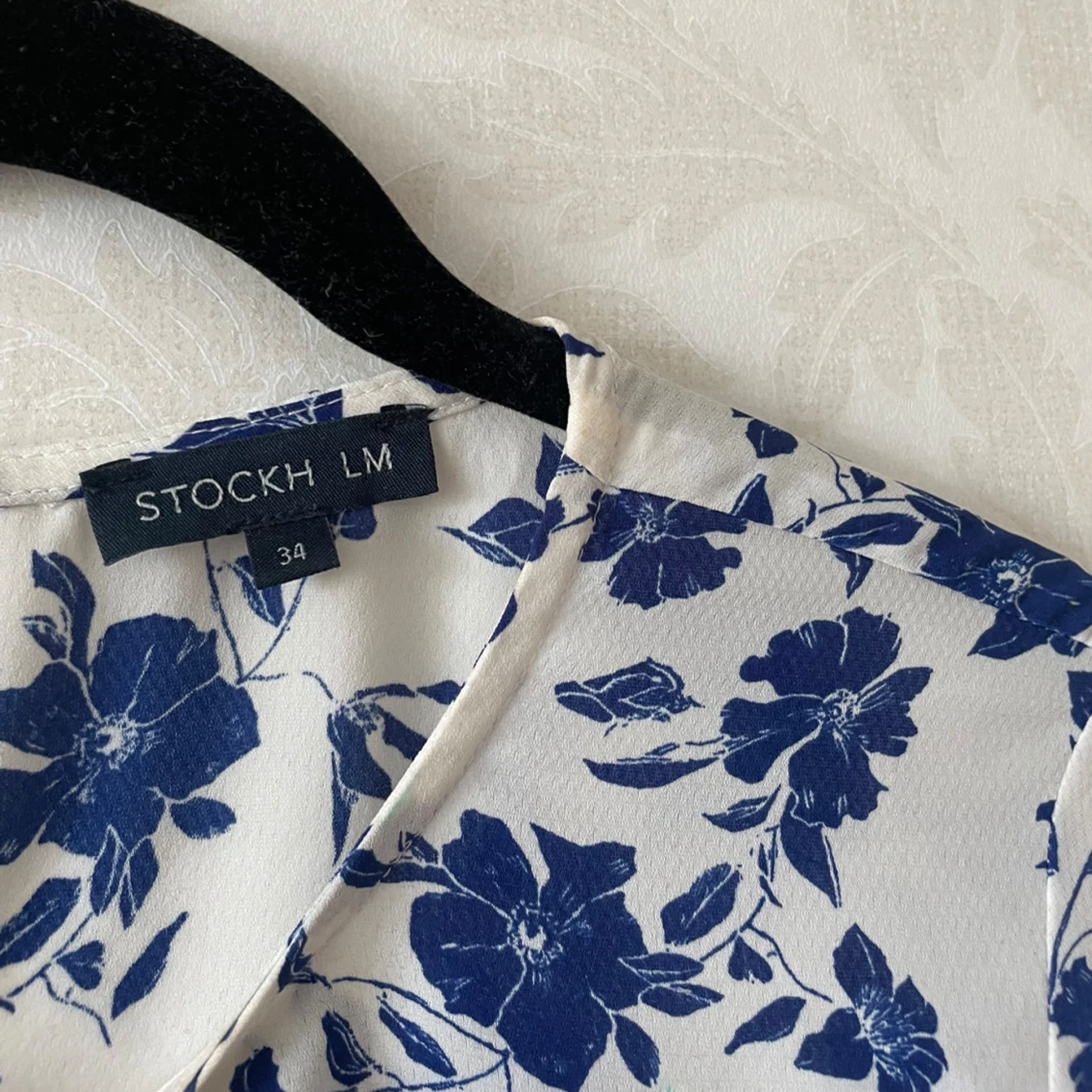 Blå blommig blus - 91