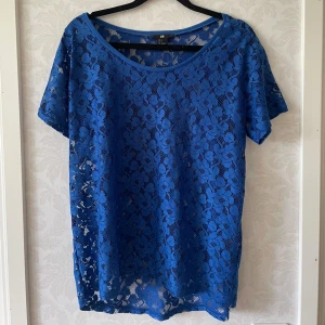 Blå topp - Superfint skick 