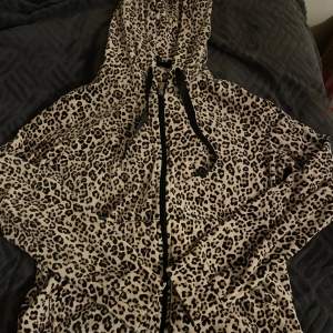 En fin leopard mönstrad tröja från Gina tricot helt ny  150kr 💓