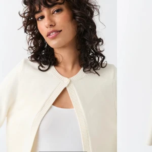 Gina tricot cardigan - Helt ny och slutsåld cardigan som är så så gullig och skön💗💗 