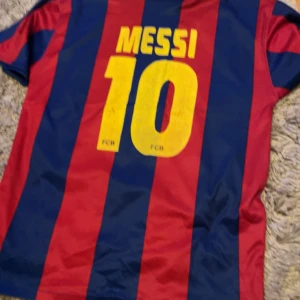 Messi - Säljer Messi tröja då jag fattat vem som är goat
