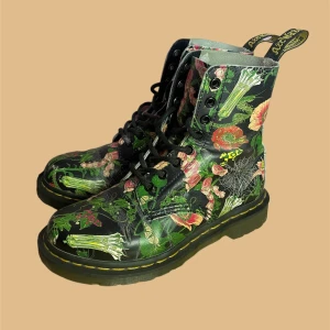 Dr martens - Retro finns inte att köpa längre, riktiga fina och bra kvalite ✨️