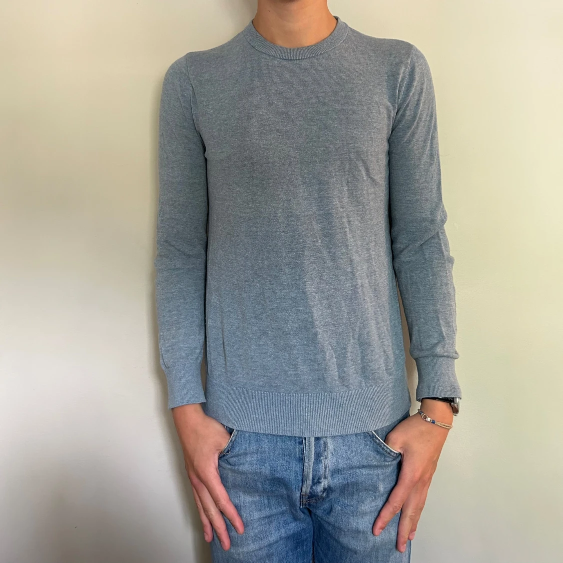 Ljusblå långärmad tröja