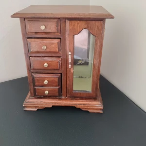 Smyckesskåp - Litet skåp för smycken