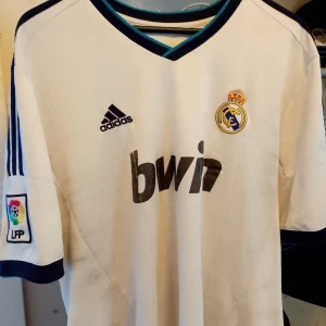 Real Madrid  - Använd!  Normal SIZE 2XL  Matchtröja säsongen 2012