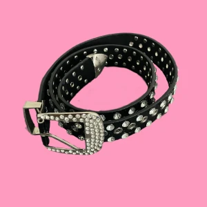 2000s skärp - Fint 2000s skärp med rhinestones💋