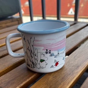 Muminmugg emalj - En mumin emaljmugg från Muurla. Väldigt bra skick. 