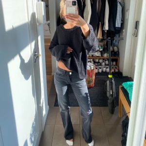 Low-waist jeans  - Säljer dessa low waist jeans som är i nyskick, aldrig använda!❣️❣️Ordinariepris 599 kr