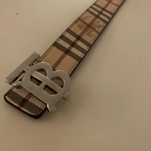 Burberry bälte  - Helt nytt 