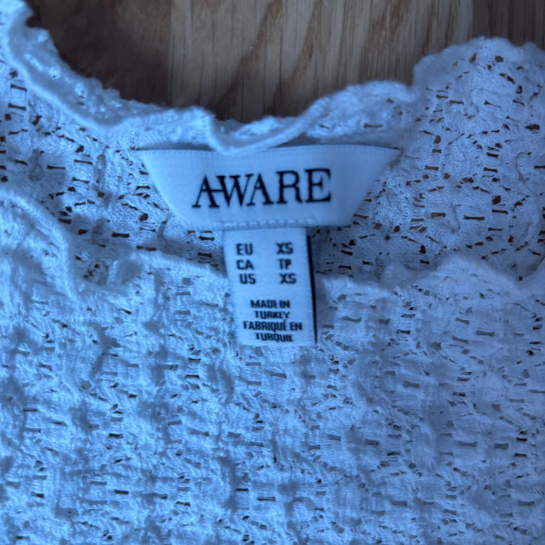 Vit spetsig topp från AWARE XS - 2