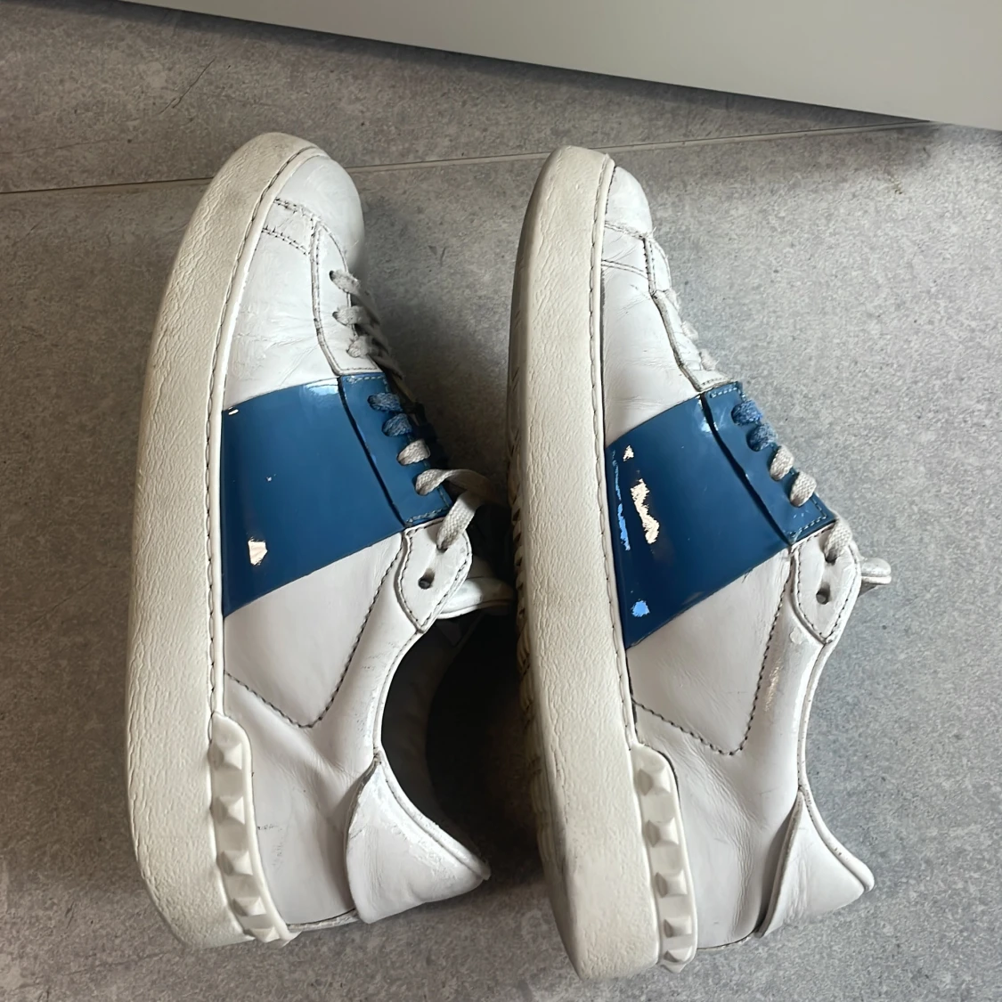 Valentino Garavani Open sneakers vit/blå