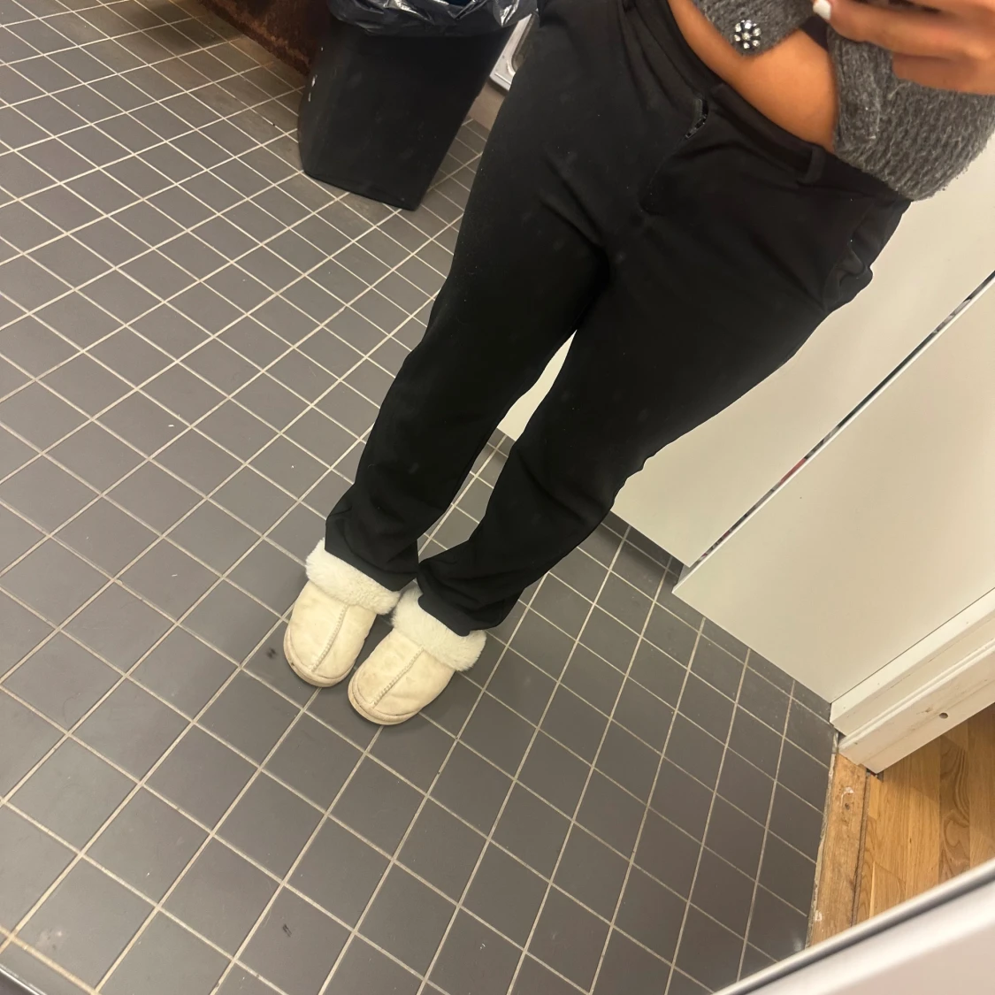 Svarta kostymbyxor från Vero Moda - 1