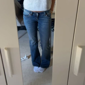 Abrand jeans - Säljer mina abrand jeans som jag köpte nydligen, inget fel på dom skulle bara vela ha dom i en mindre storlek💞