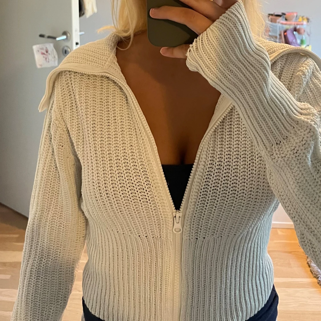 Vit stickad kofta med dragkedja - 1