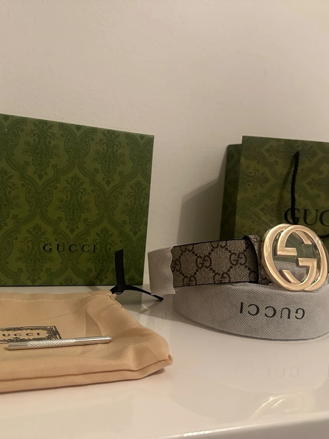  bälte med guldspänne - 1