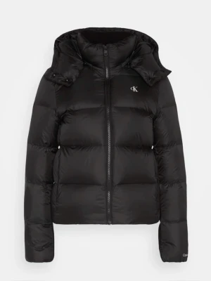 Calvin Klein jacka - Säljer denna trendiga vinterjackan från märket Calvin Klein. 