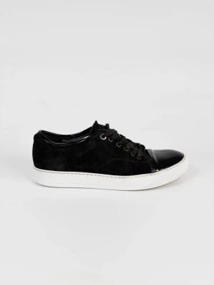 Lanvin Cap Toe skor - | Säljer ett par Lanvin Cap Toe sneakers i använt skick. | Storlek: 41/UK7 | Enbart skorna ingår. | Hör av dig vid frågor eller funderingar.