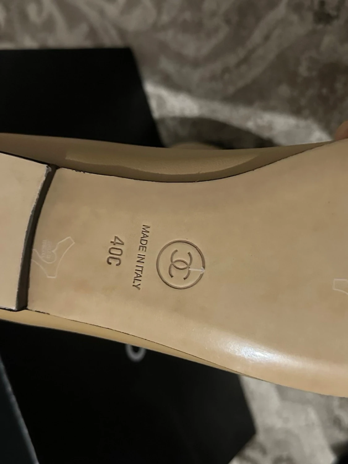 Beige och svarta ballerinaskor från Chanel - 2