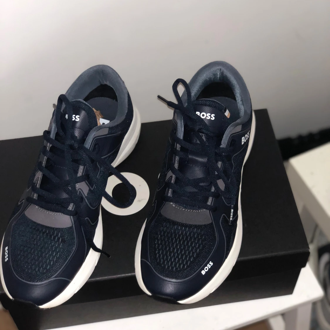 Marinblå sneakers från BOSS - 2