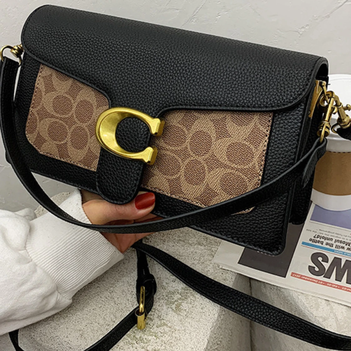 Svart axelväska från Coach