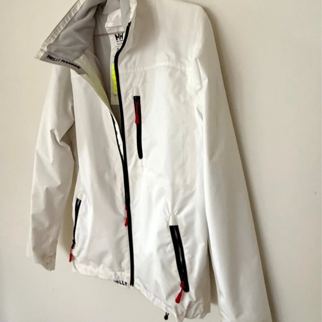 Vit vindjacka från Helly Hansen S - 1