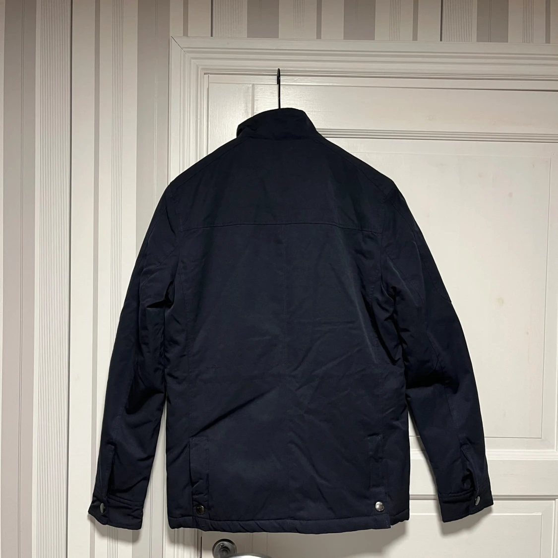 Mörkblå parkajacka från Firetrap Storlek S - 1