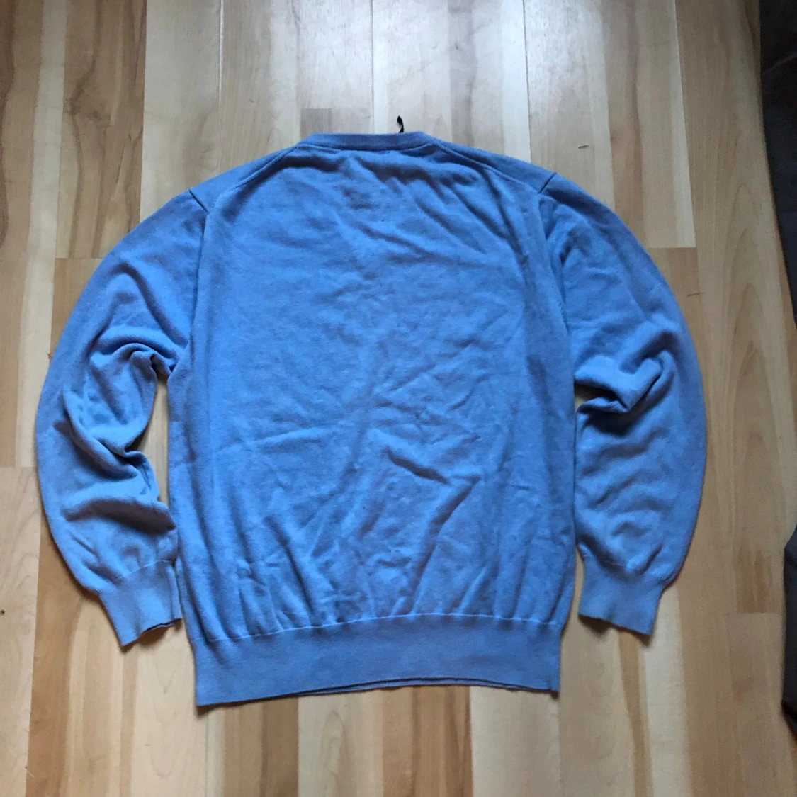 Ljusblå v-ringad tröja från GANT - 4