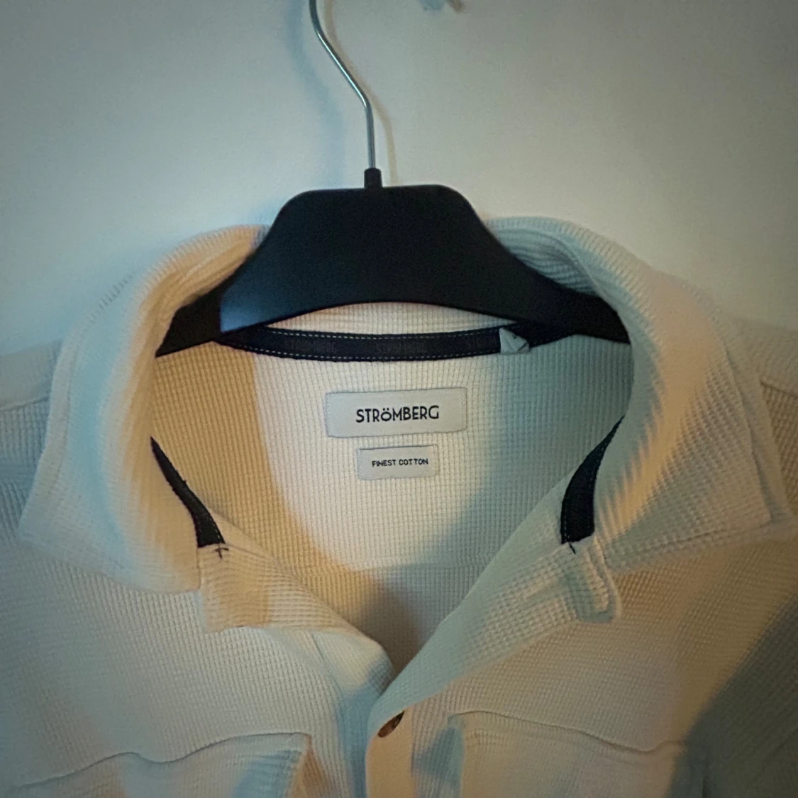 Vit overshirt från Strömberg - 2