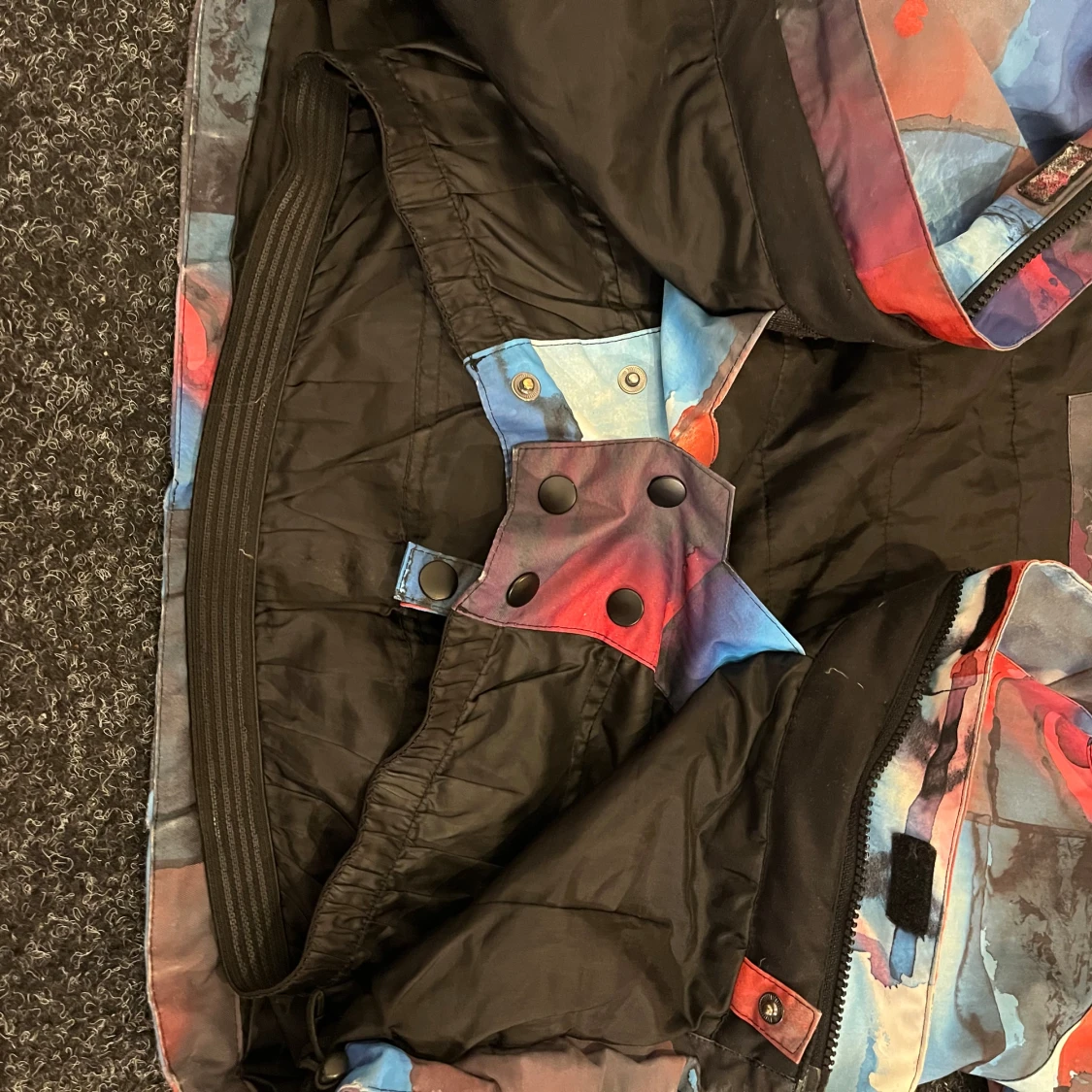 Quiksilver färgstark vindjacka med huva - 3