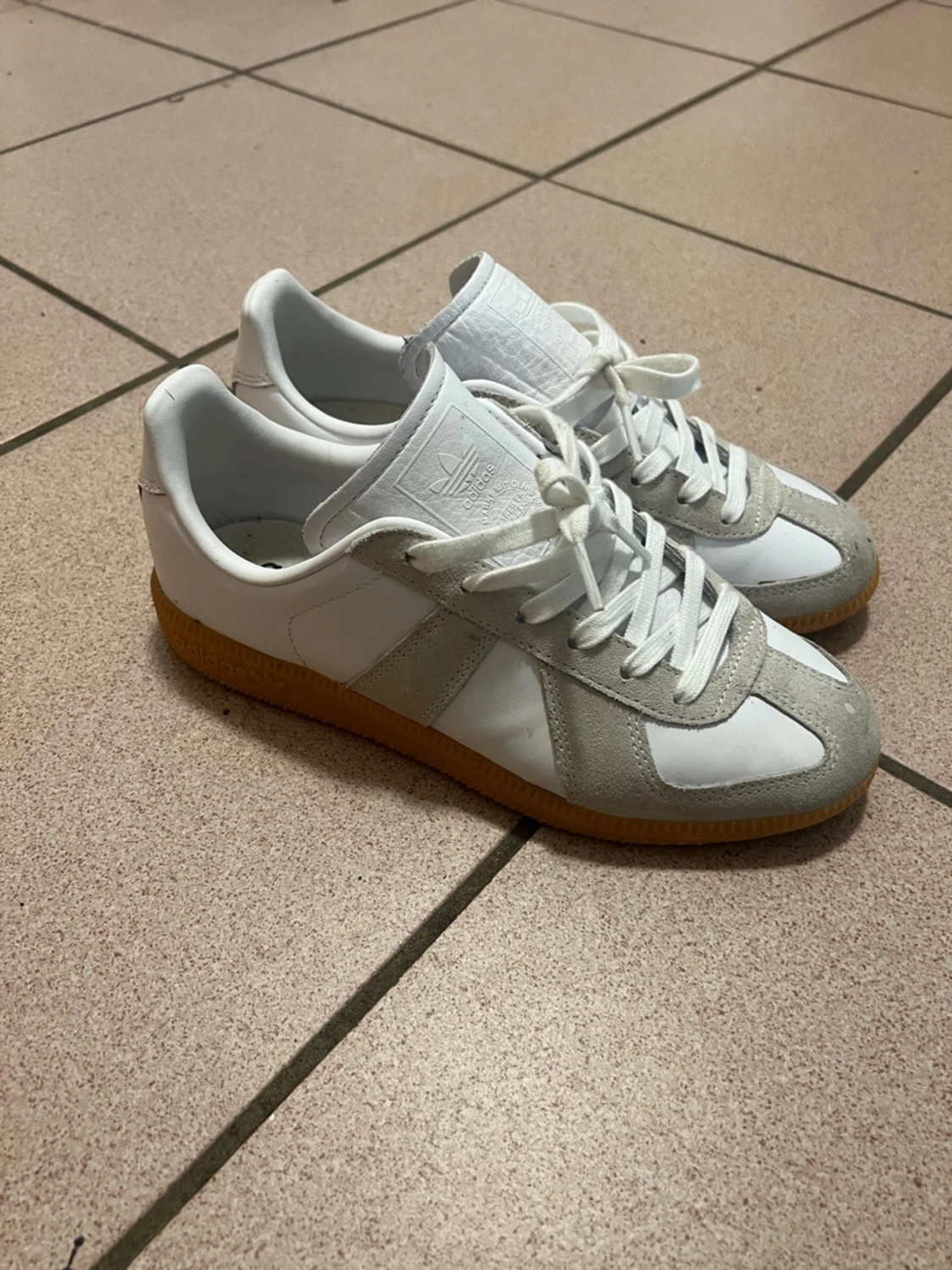 Adidas bw army gats vit/grå