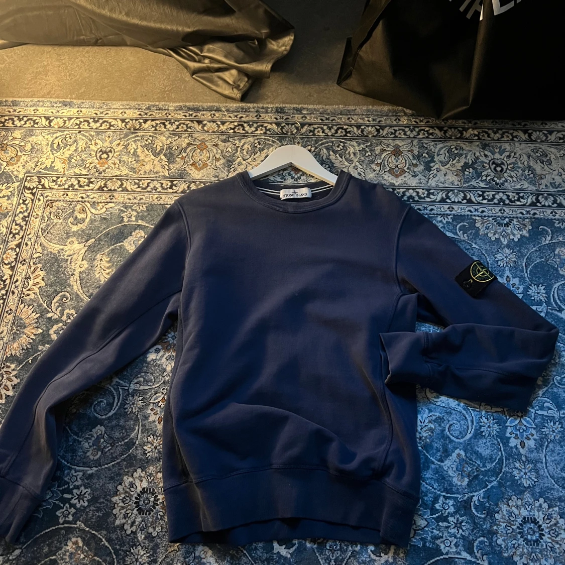 Marinblå sweatshirt från Stone Island