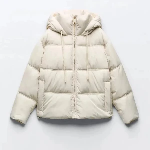 Zara vinterjacka - Köpt från vinted! 🫶🏻🫶🏻🥹 Har köpt en ny jacka därav säljer jag denna!! Skinniterad vinterjacka Perfekt skick💓💓