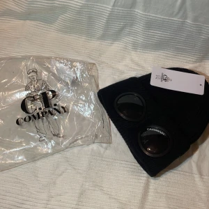 Mössa - Helt ny!  Levereras inplastade;                                  Frakt inom 24h⏰📦