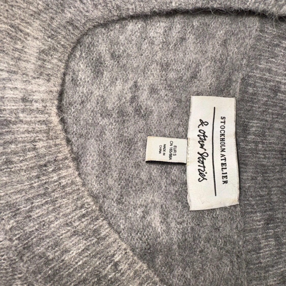 Grå stickad tröja & Other Stories - 3