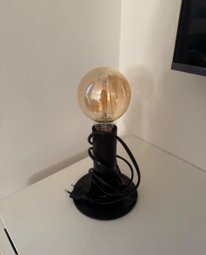 Bordslampa - Bordslampa med fungerande glödlampa