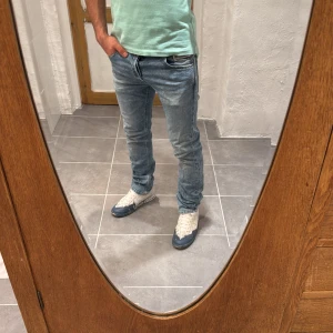 Replay jeans  - Ett par snygga byxor från Replay i storlek W28 L30 i modellen Grover 