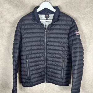 Colmar Jacka | M - Colmar dunjacka | Grymt skick | Storlek 50 | Modellen är 185 och väger 65kg | INGA BYTEN | Fraktar spårbart eller möts upp i Täby 