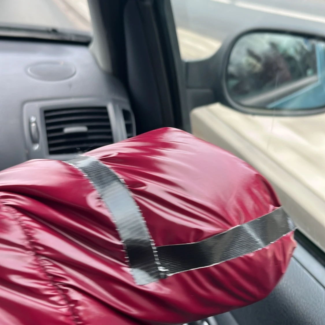 Vinröd pufferjacka med huva - 3