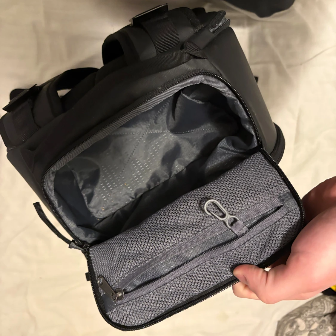 Svart ryggsäck från Db  - 3