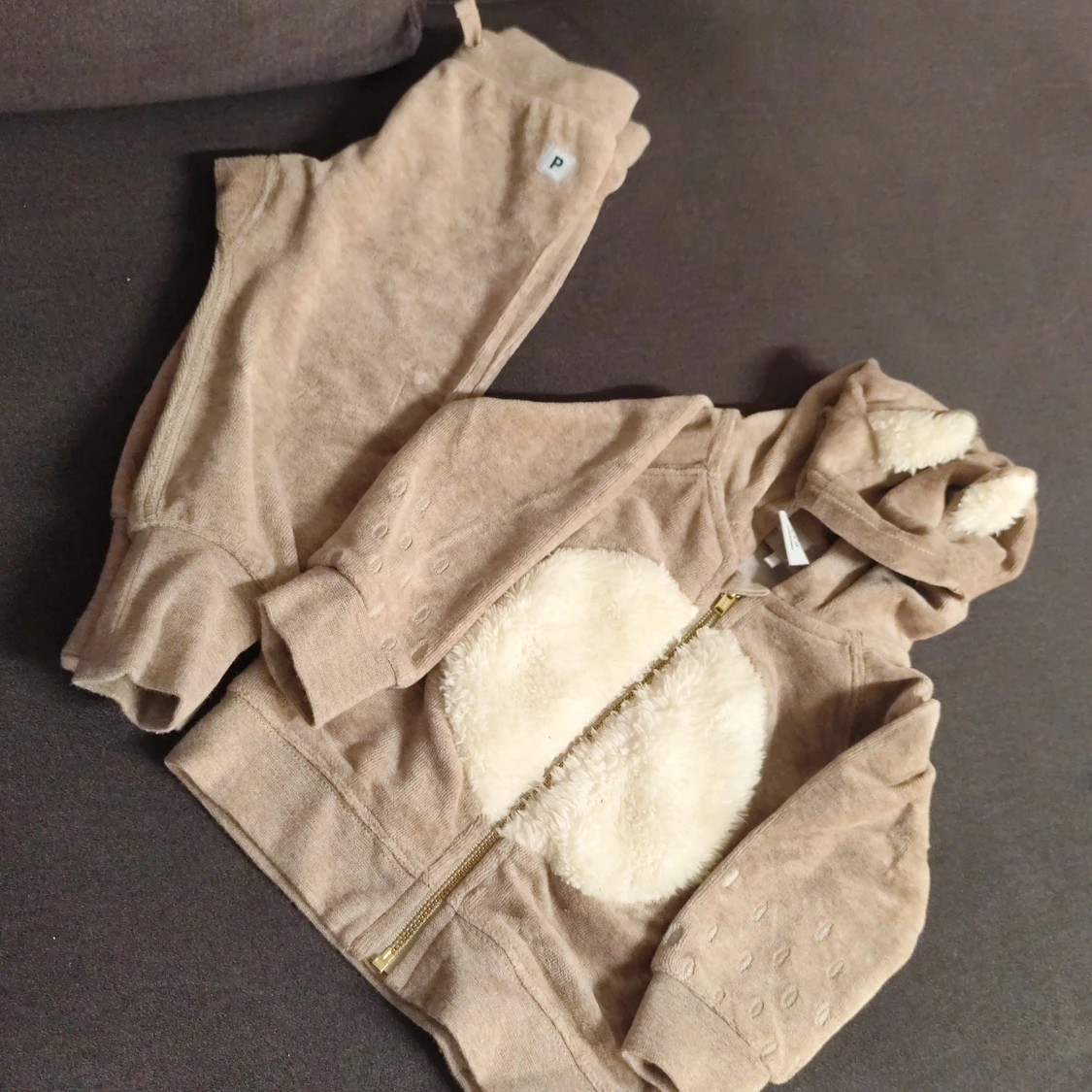 Beige mjukisbyxor från Polarn O. Pyret - 1