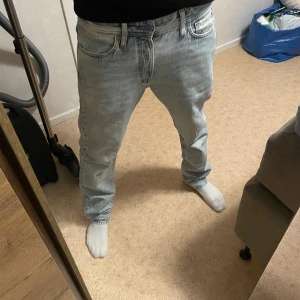 Ljusblå relaxed fit jeans 30/34 Jack Jones  - Säljer dessa feta jeans. Mycket bra skick