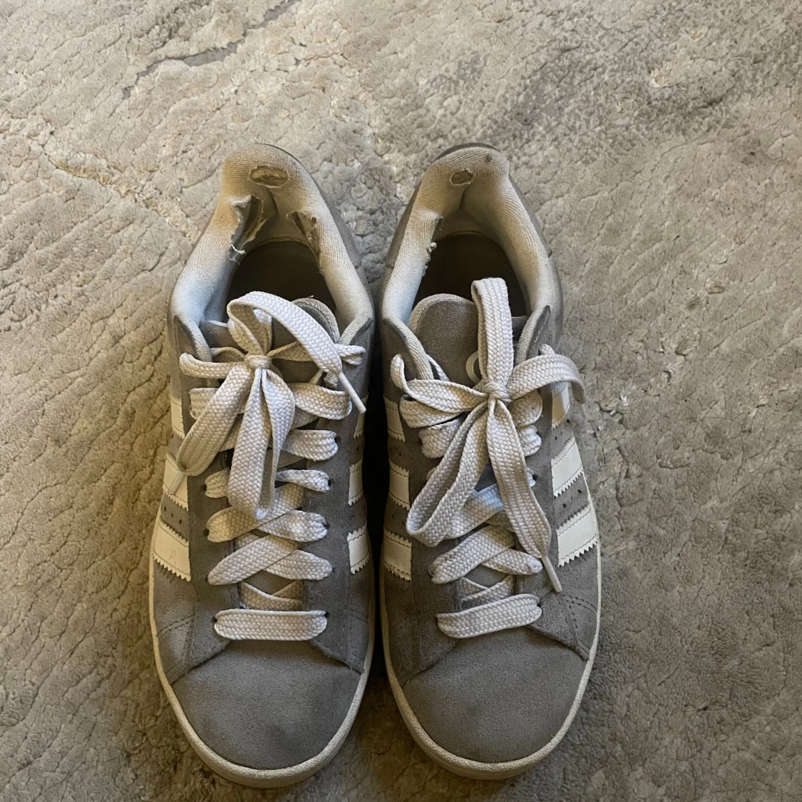 Grå Adidas Campus 00 sneakers