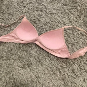 Rosa bh  - Rosa bh från Lindex. 70c 