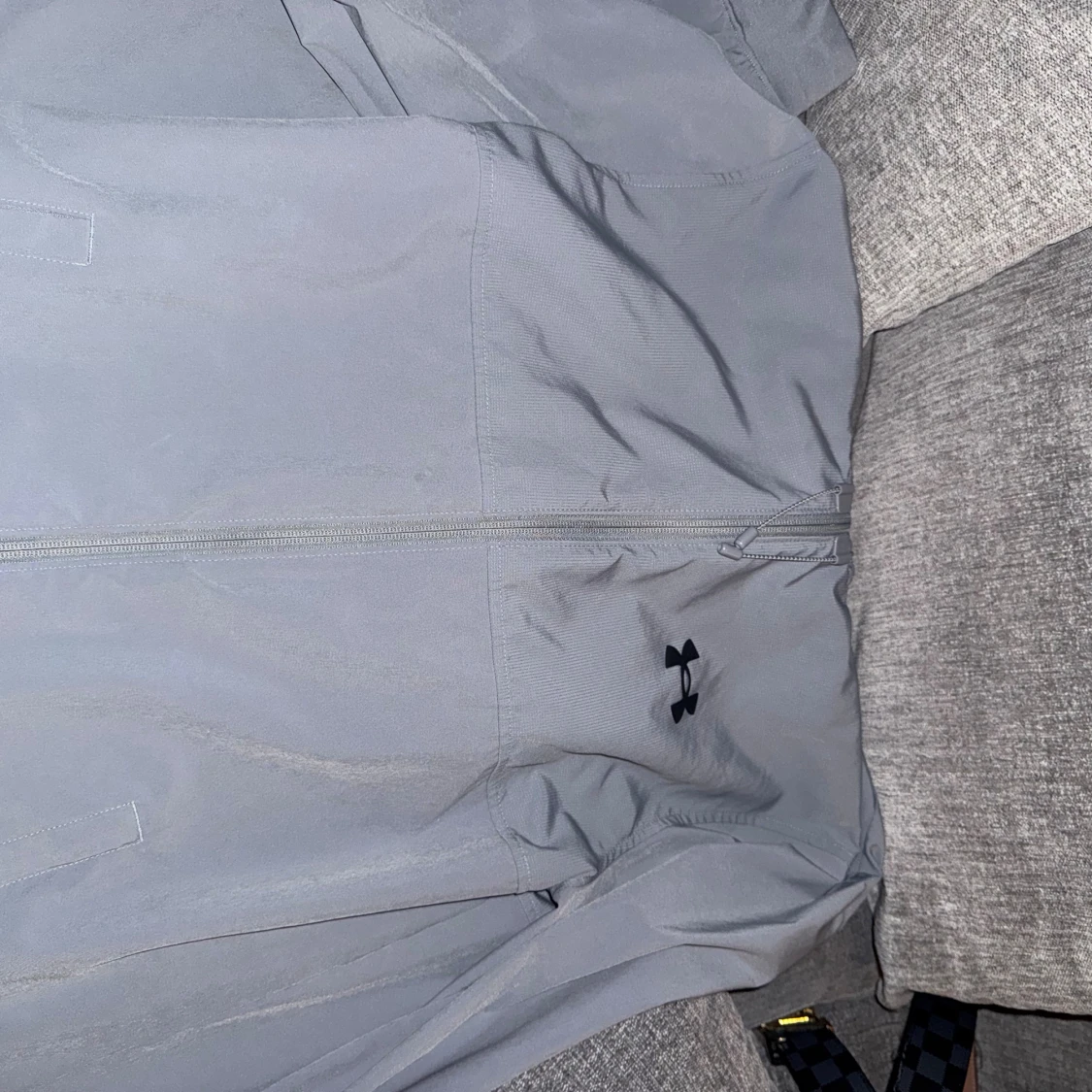 Grå vindjacka från Under Armour - 1