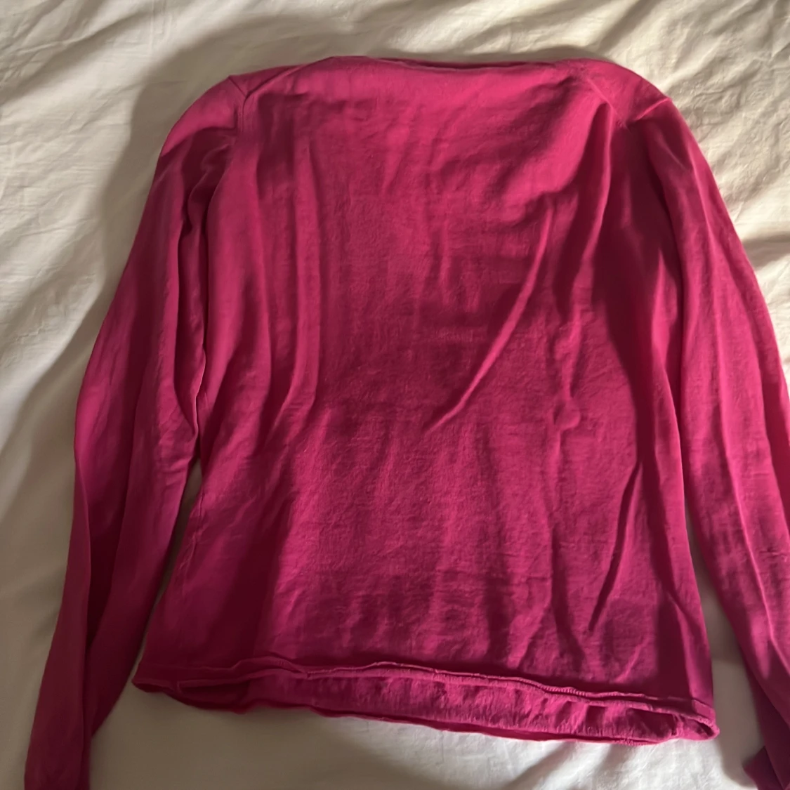 Ceriserosa v-ringad tröja från FTC - 1